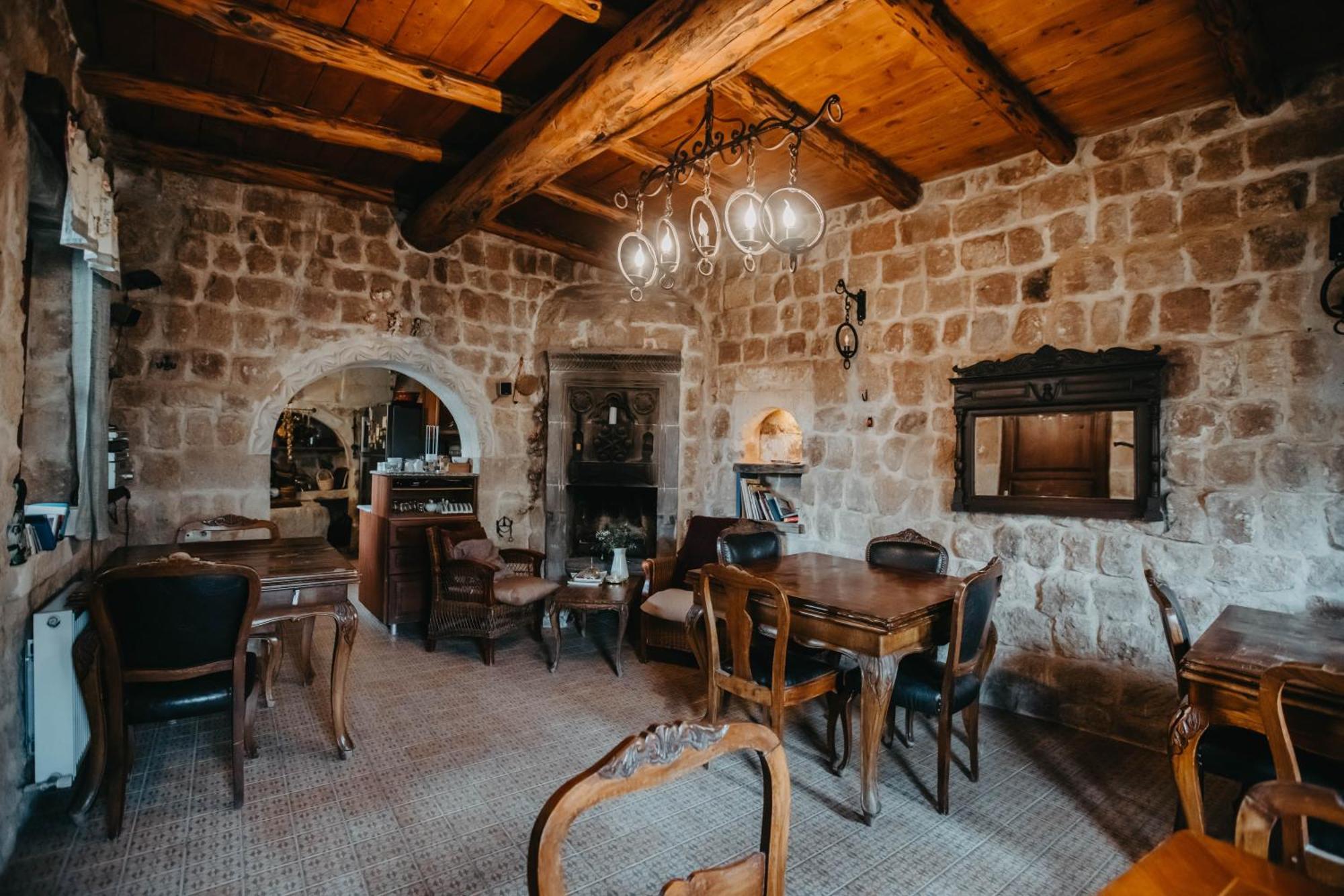 Melekler Evi Cave Hotel Ürgüp Bagian luar foto