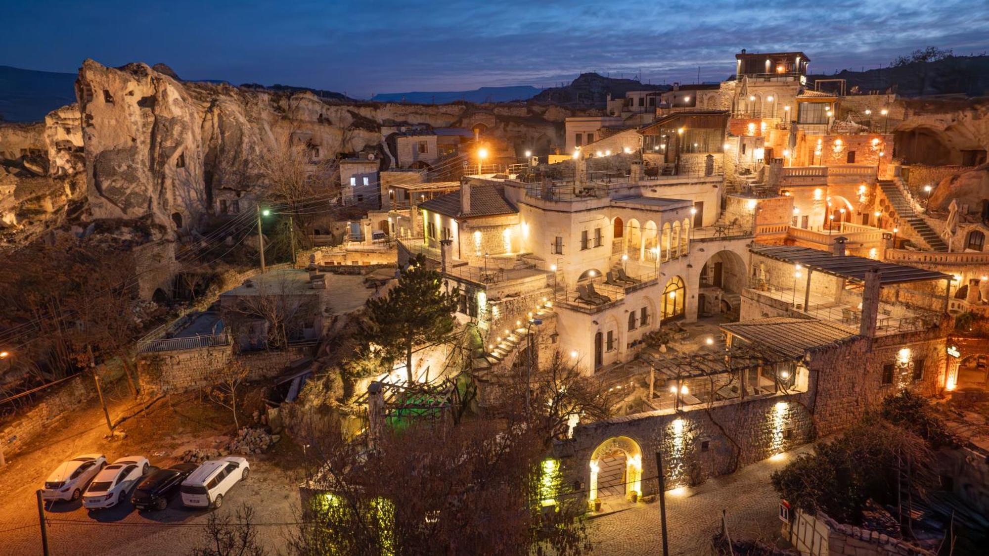 Melekler Evi Cave Hotel Ürgüp Bagian luar foto